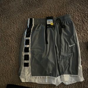 Men’s M Nike shorts